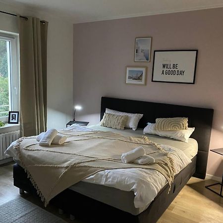 Haus Mit Garten - Kingbett - Wifi - Parkplatz Essen Eksteriør bilde