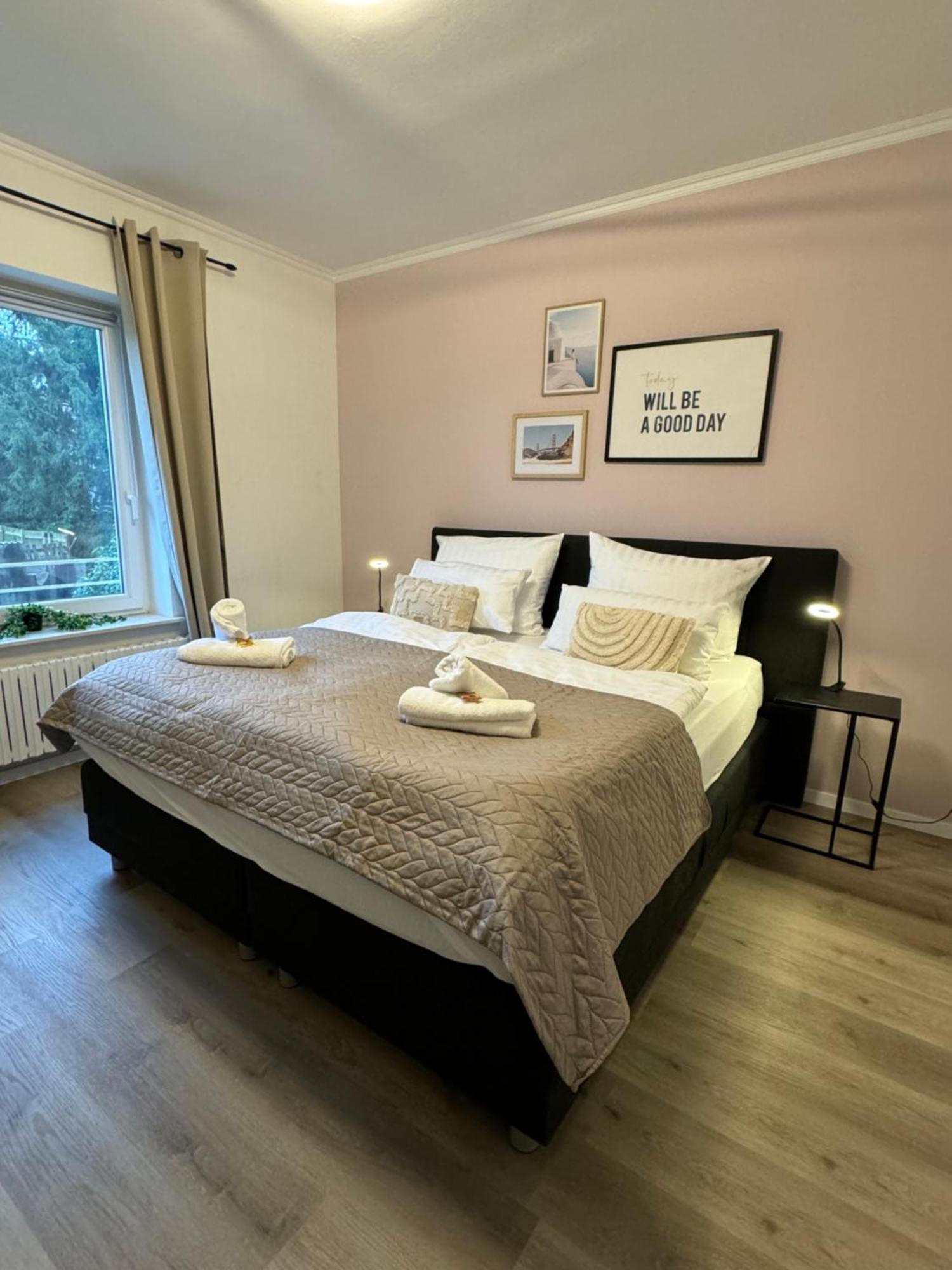 Haus Mit Garten - Kingbett - Wifi - Parkplatz Essen Eksteriør bilde