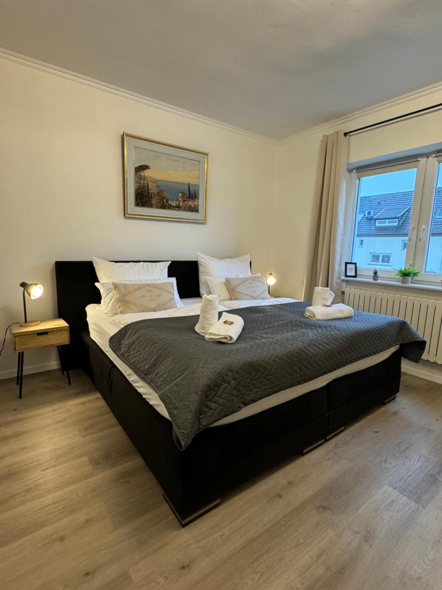 Haus Mit Garten - Kingbett - Wifi - Parkplatz Essen Eksteriør bilde